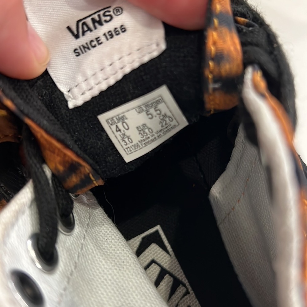 Vans - Picture 3 of 4